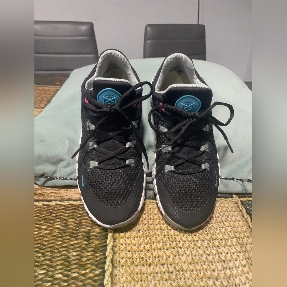 Nike Black and Blue Women's Sneakers - Picture 1 of 7